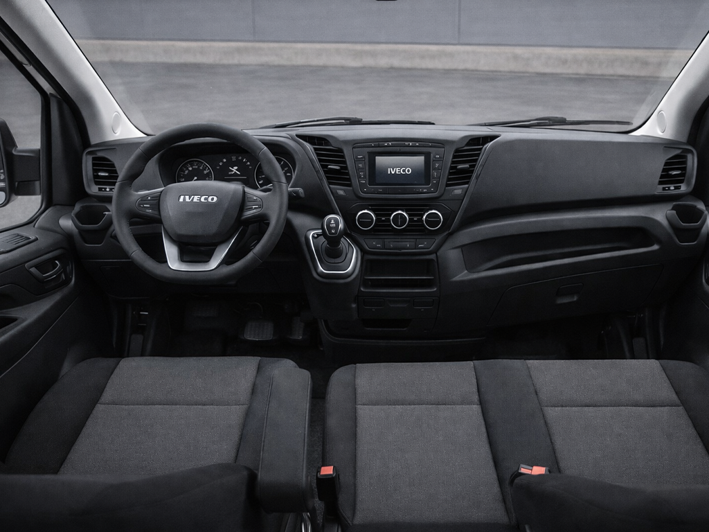 Furgone Box con sponda - Van Trust, Noleggio Auto, Van e Furgoni a Mantova e provincia