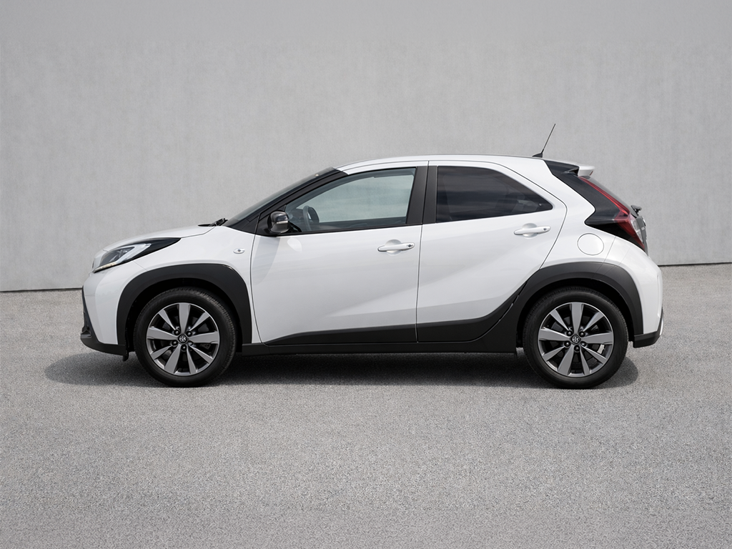 city car toyota aygo x - Noleggio auto e furgoni Van Trust a Mantova