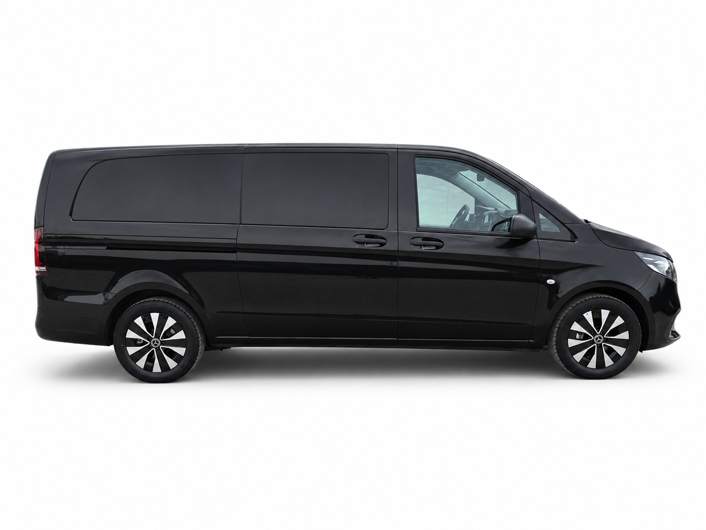 Pulmino Mercedes Vito 9 Posti - Noleggio auto e furgoni a Mantova, Verona, Cremona, Reggio Emilia, Modena